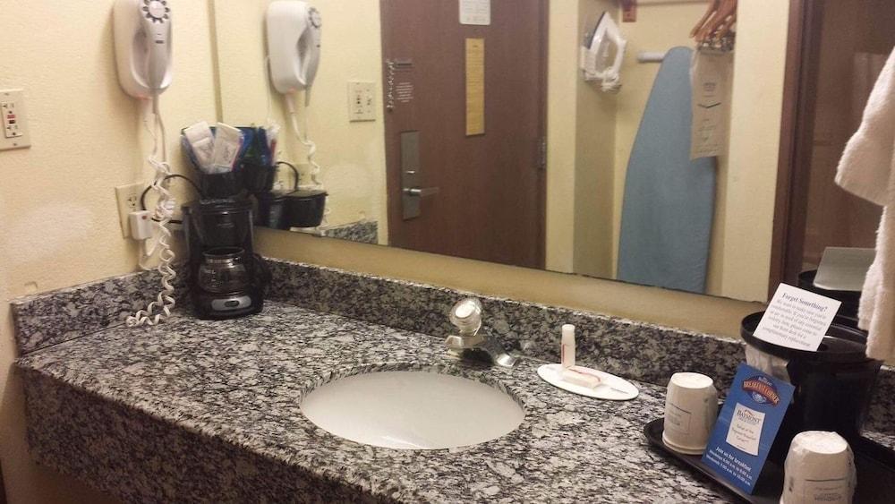 Hotel Baymont By Wyndham Paducah Esterno foto